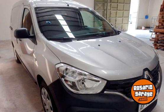 Utilitarios - Renault Kango 2023 Nafta 300Km - En Venta