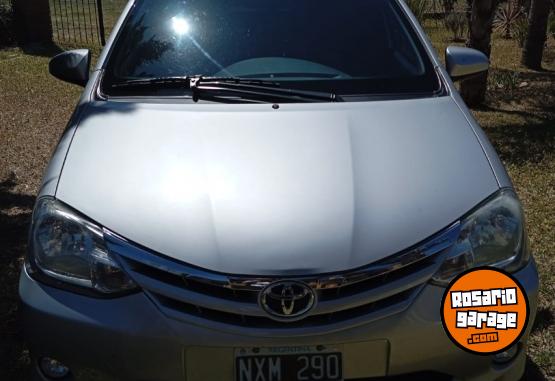 Autos - Toyota Etios 1.5 xls 2014 Nafta 125000Km - En Venta