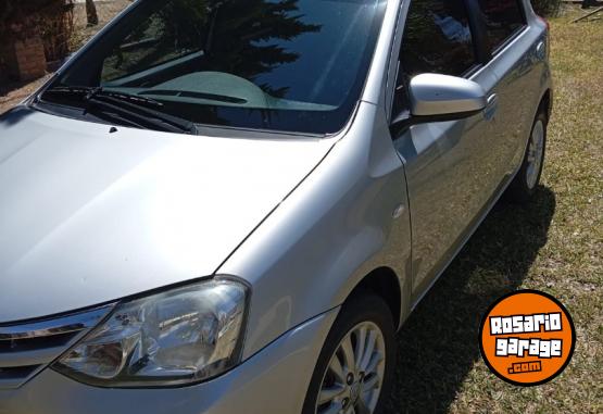 Autos - Toyota Etios 1.5 xls 2014 Nafta 125000Km - En Venta