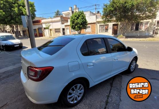 Autos - Renault Logan 2015 GNC 95000Km - En Venta