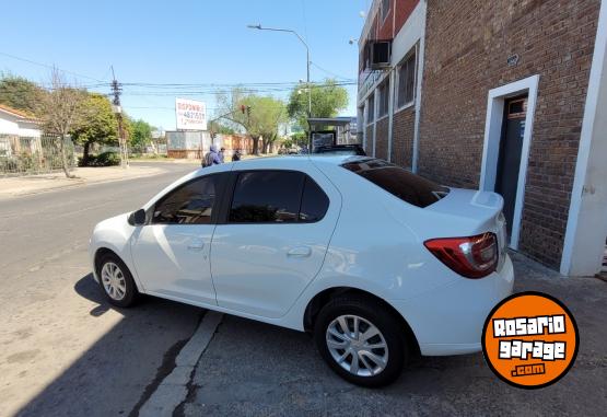 Autos - Renault Logan 2015 GNC 95000Km - En Venta