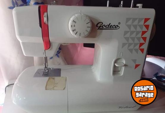 Otros - Maquina de Coser Godeco - En Venta