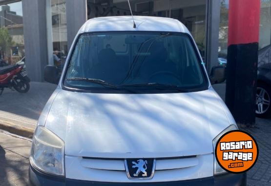 Utilitarios - Peugeot Partner Confort 2011 Nafta 170000Km - En Venta