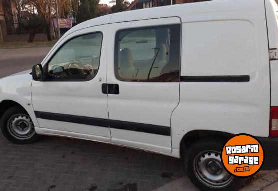 Utilitarios - Peugeot Partner mixta 2017 Diesel 83500Km - En Venta