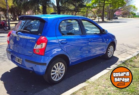 Autos - Toyota Etios 2014 Nafta 9105Km - En Venta