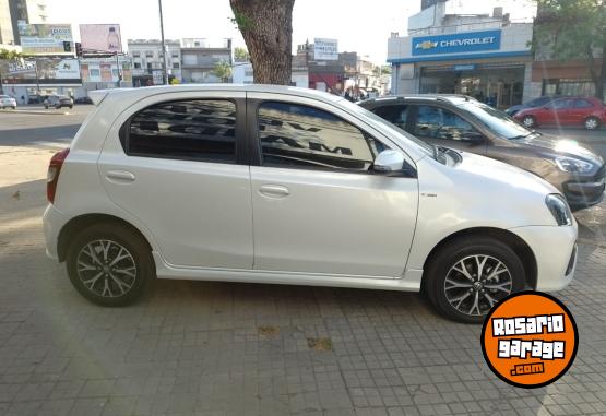 Autos - Toyota Etios 1.5 XLS 2023 Nafta 13000Km - En Venta