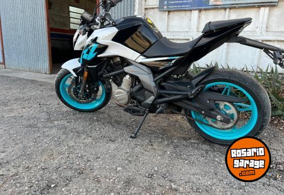 Motos - CF RZ 650 2022 Nafta 9000Km - En Venta