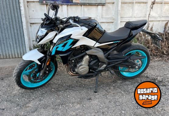 Motos - CF RZ 650 2022 Nafta 9000Km - En Venta