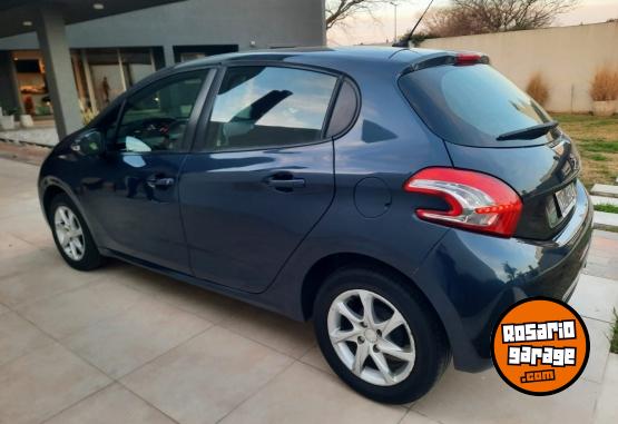 Autos - Peugeot 208 2014 Nafta 100000Km - En Venta