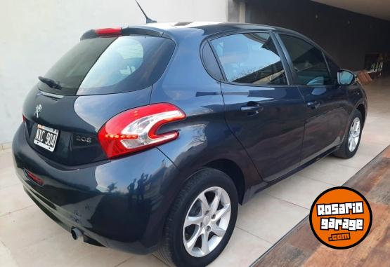 Autos - Peugeot 208 2014 Nafta 100000Km - En Venta