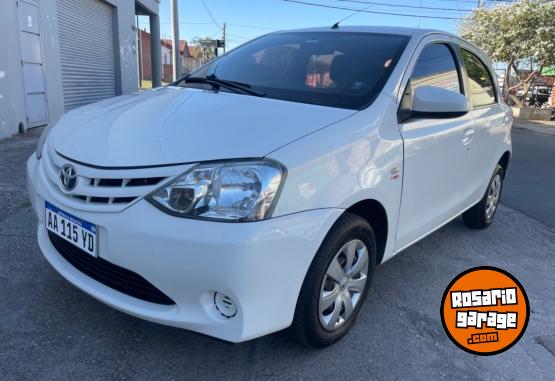 Autos - Toyota Etios 2016 Nafta 103000Km - En Venta