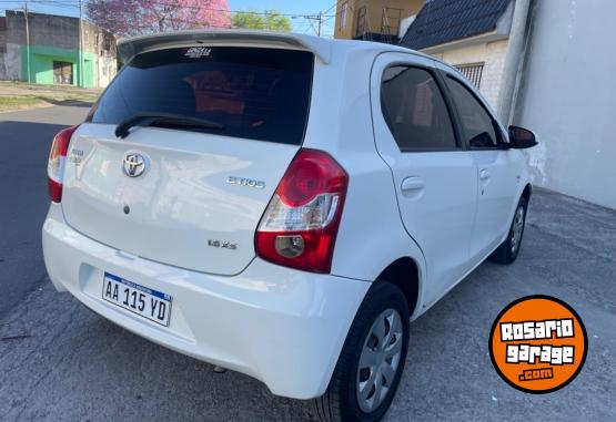 Autos - Toyota Etios 2016 Nafta 103000Km - En Venta