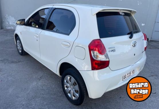 Autos - Toyota Etios 2016 Nafta 103000Km - En Venta