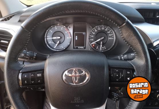 Camionetas - Toyota Hilux SRV 2021 Diesel 62000Km - En Venta