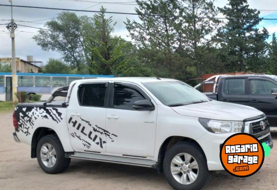 Camionetas - Toyota Hilux sr 2019 Diesel 55000Km - En Venta