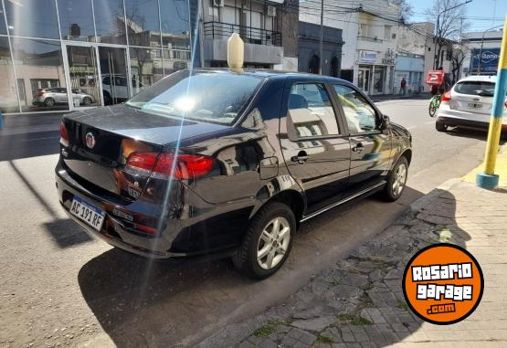 Autos - Fiat Siena 2018 GNC 90000Km - En Venta