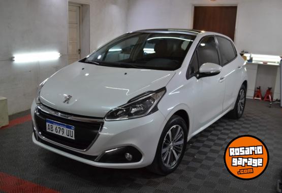 Autos - Peugeot 208 2017 Nafta 98000Km - En Venta