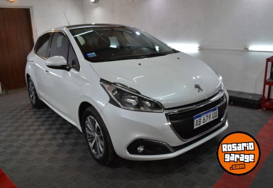 Autos - Peugeot 208 2017 Nafta 98000Km - En Venta