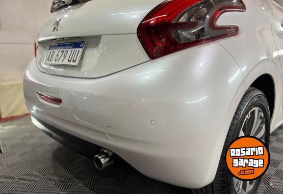 Autos - Peugeot 208 2017 Nafta 98000Km - En Venta