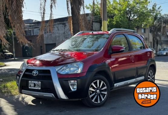 Autos - Toyota Etios 2016 Nafta 148000Km - En Venta