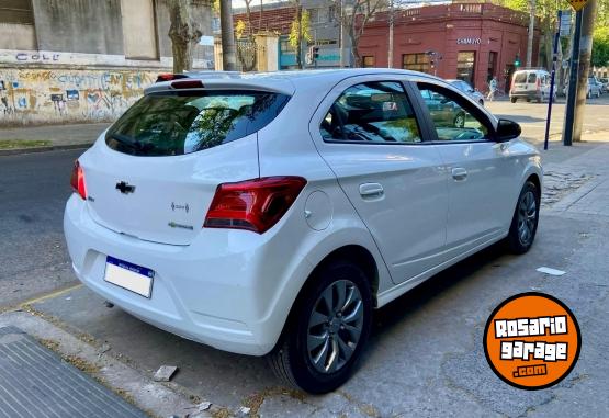 Autos - Chevrolet Onix Joy Black 2022 Nafta 22250Km - En Venta