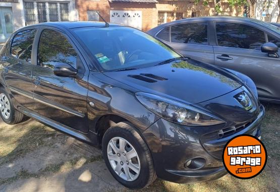 Autos - Peugeot 207 2013 Diesel 180000Km - En Venta