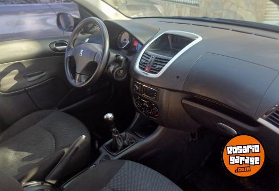 Autos - Peugeot 207 2013 Diesel 180000Km - En Venta