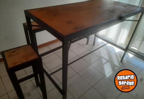 Hogar - Mesa hierro y madera con 2 Banquetas haciendo juego - En Venta