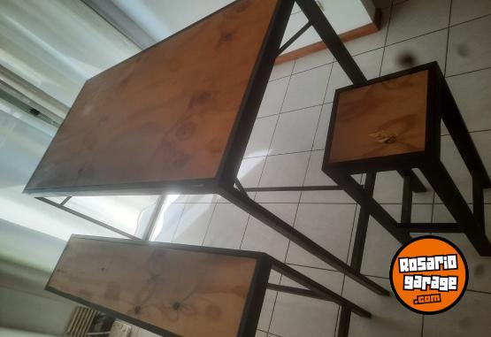 Hogar - Mesa hierro y madera con 2 Banquetas haciendo juego - En Venta