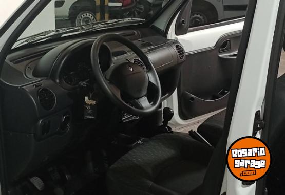 Utilitarios - Renault KANGOO CONFORT 5A 1.6 2019 Nafta 67179Km - En Venta