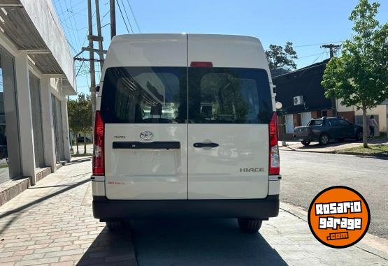 Utilitarios - Toyota HIACE FURGON 2.8TDI L2H2 2024 Diesel 0Km - En Venta