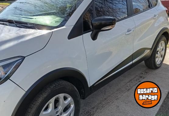 Autos - Renault CAPTUR ZEN 2017 Nafta 136000Km - En Venta