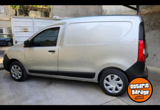 Utilitarios - Renault Kangoo 2020 Nafta 100500Km - En Venta