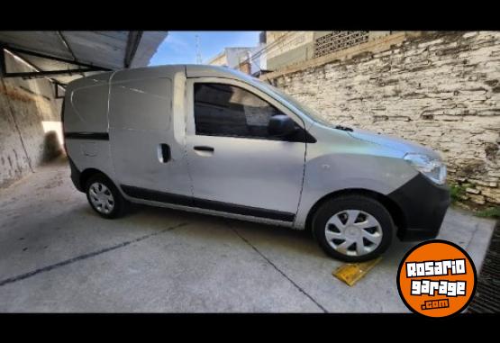 Utilitarios - Renault Kangoo 2020 Nafta 100500Km - En Venta