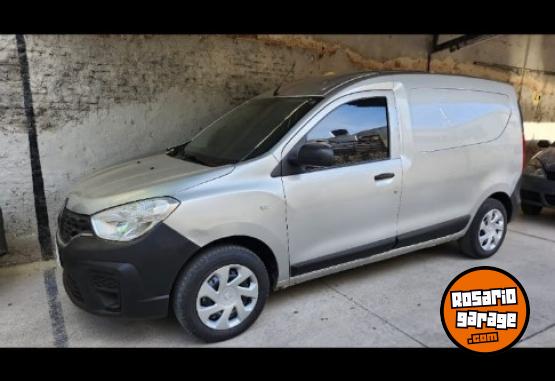 Utilitarios - Renault Kangoo 2020 Nafta 100500Km - En Venta