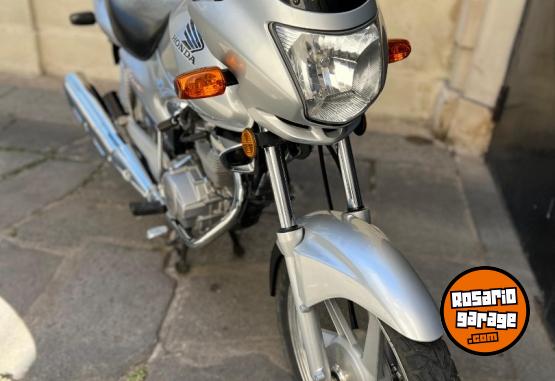 Motos - Honda Storm 125 2012 Nafta 31000Km - En Venta