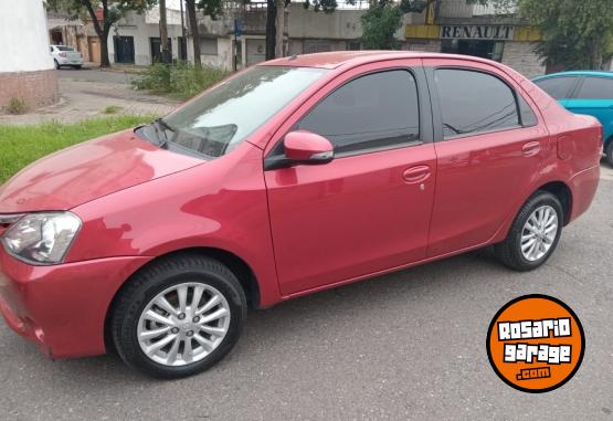 Autos - Toyota Etios xls 2015 Nafta 92000Km - En Venta