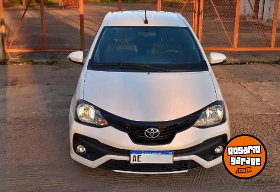 Autos - Toyota Etios Xls 2021 Nafta 80000Km - En Venta