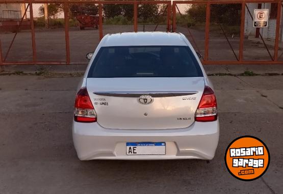 Autos - Toyota Etios Xls 2021 Nafta 80000Km - En Venta