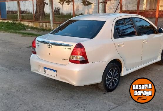 Autos - Toyota Etios Xls 2021 Nafta 80000Km - En Venta