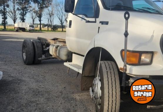 Camiones y Gras - Ford f14000 - En Venta