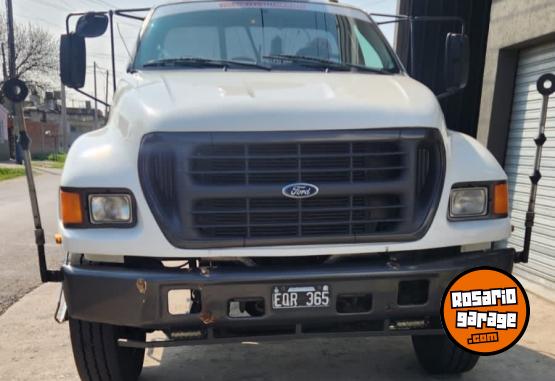 Camiones y Gras - Ford f14000 - En Venta