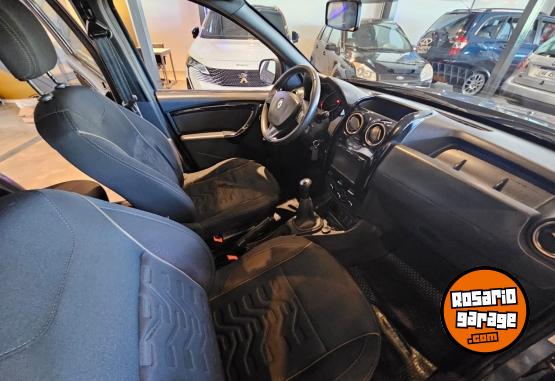 Camionetas - Renault DUSTER PRIVILEGE 1.6N NAV 2015 GNC 125000Km - En Venta