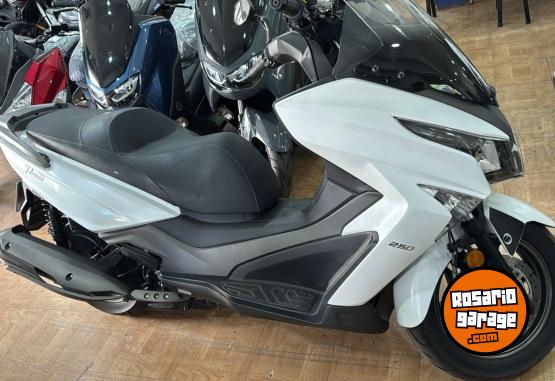 Motos - Kymco X TOWN 250CC 2021 Nafta 7750Km - En Venta