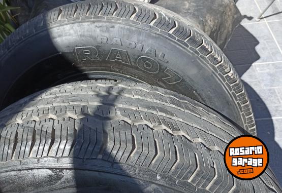 Accesorios para Autos - Vendo 2 Neumticos Hankook 245/70/R16 chevrolet S10, Amarok - En Venta