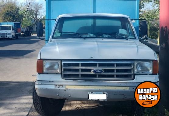 Camiones y Gras - Ford 4000 - En Venta