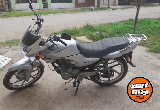 Motos - Honda Storm 2010 Nafta 30000Km - En Venta