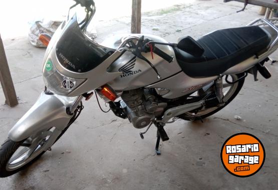 Motos - Honda Storm 2010 Nafta 30000Km - En Venta