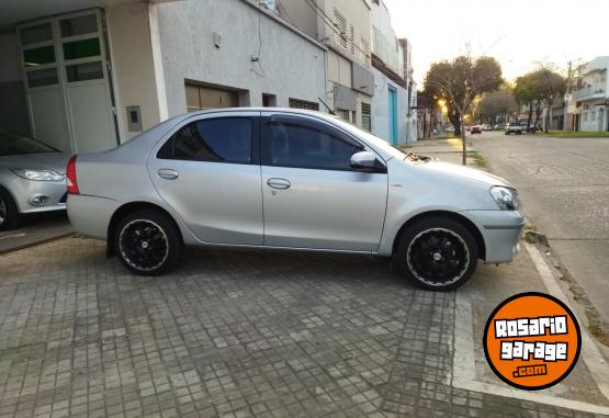 Autos - Toyota ETIOS XLS 2016 Nafta 50000Km - En Venta