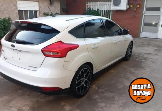 Autos - Ford Focus Titanium 2018 Nafta 100000Km - En Venta